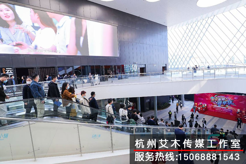 1630935122392960.jpg SEE教育服务共建大会活动的观众拍摄